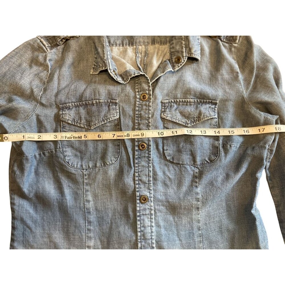 New York & Company Women's Medium Light Blue Snap up Denim Shirt With Epaulettes - Picture 8 of 10